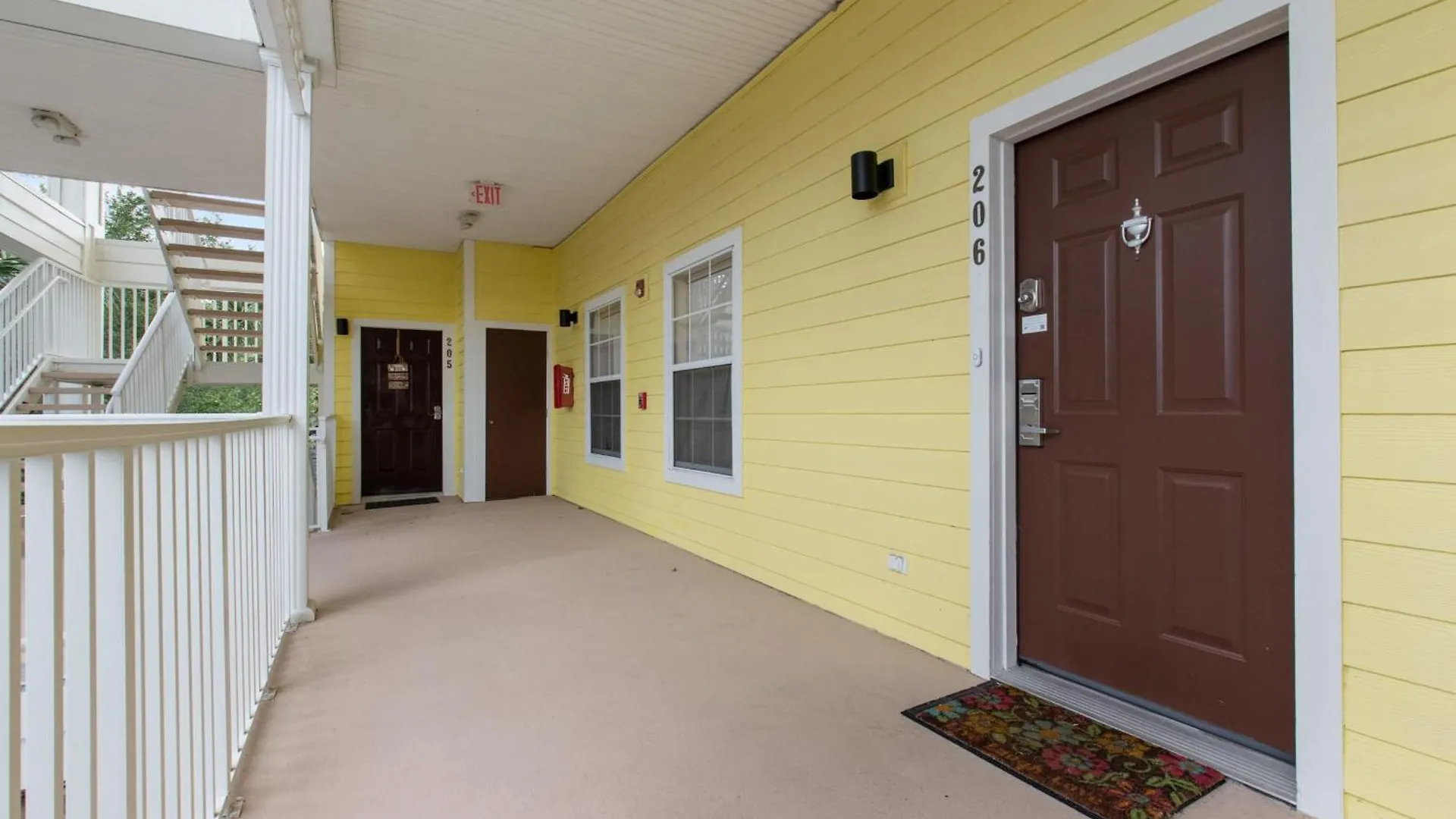 Newly Renovated Beautiful Second Floor In Bahama Bay