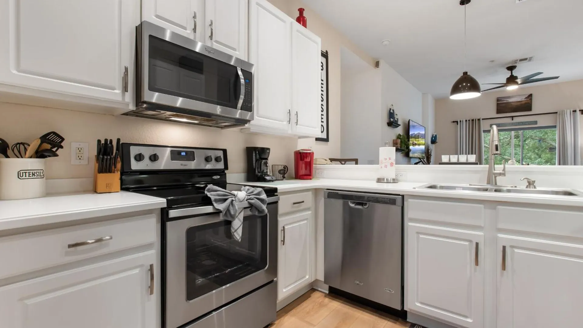 Newly Renovated Beautiful Second Floor In Bahama Bay Kissimmee
