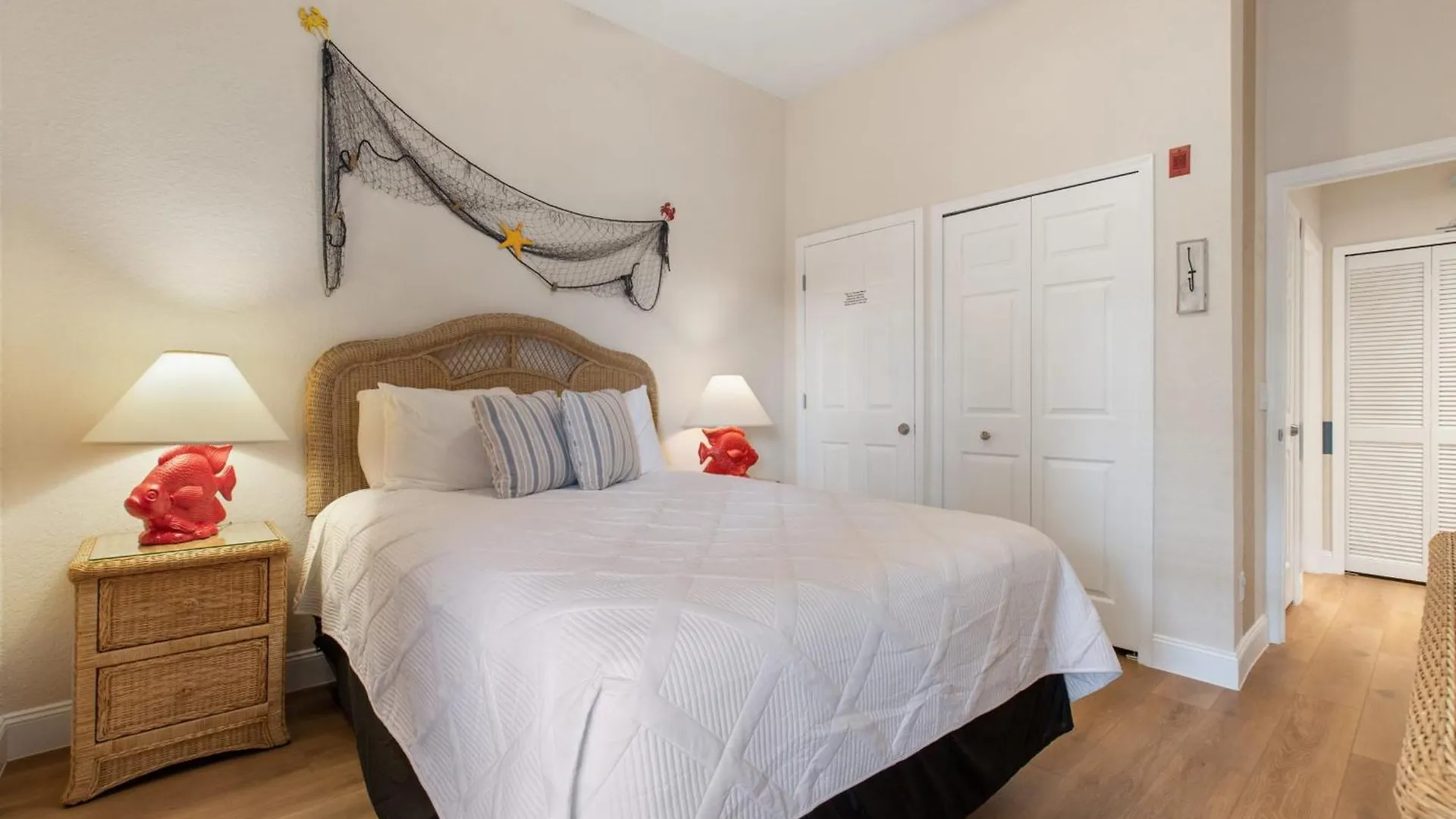 Newly Renovated Beautiful Second Floor In Bahama Bay