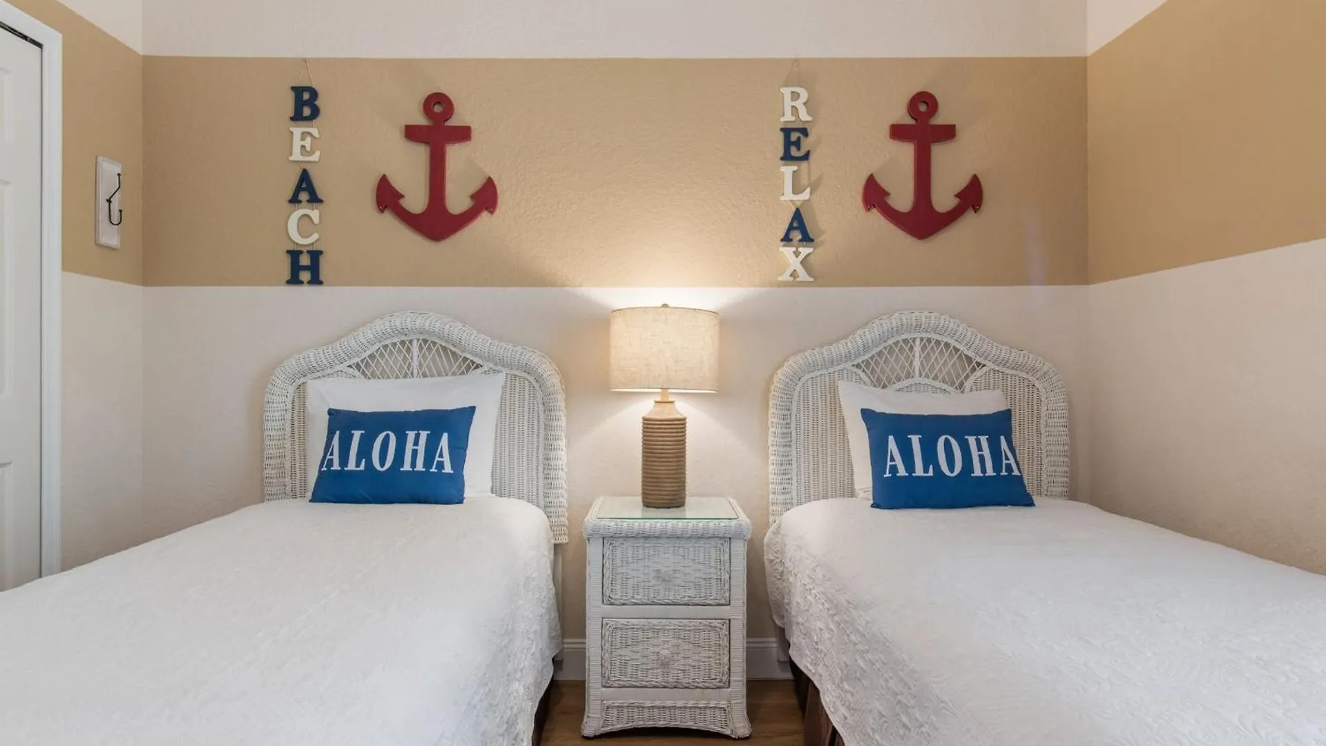 Newly Renovated Beautiful Second Floor In Bahama Bay *