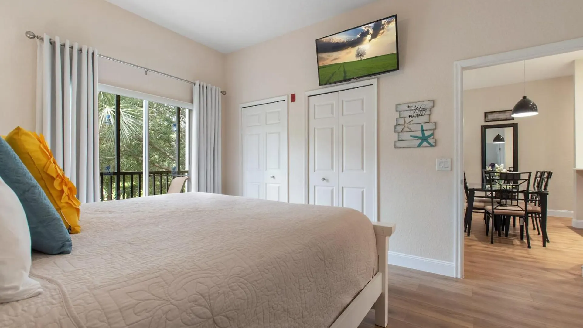 Newly Renovated Beautiful Second Floor In Bahama Bay Holiday home *