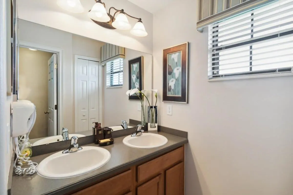 Luxurious 5br Your Getaway Holiday home Kissimmee