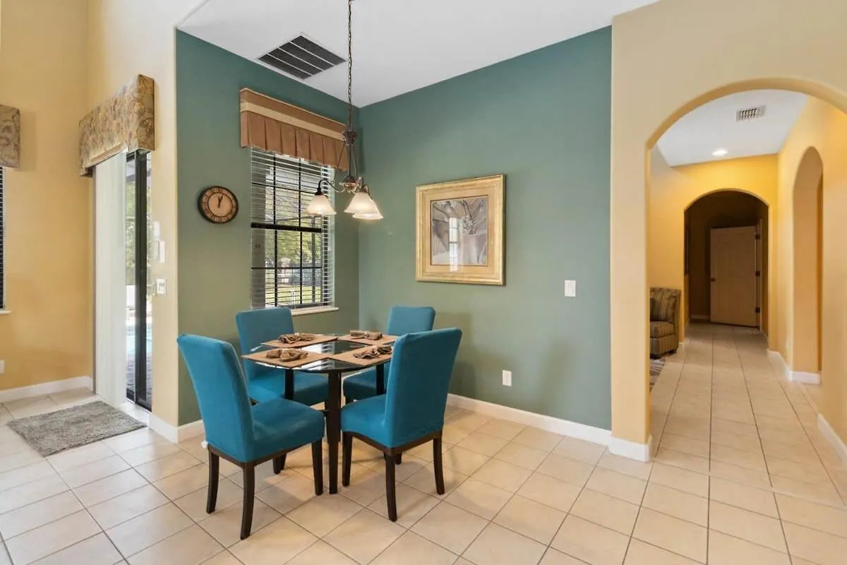 Luxurious 5br Your Getaway Holiday home *
