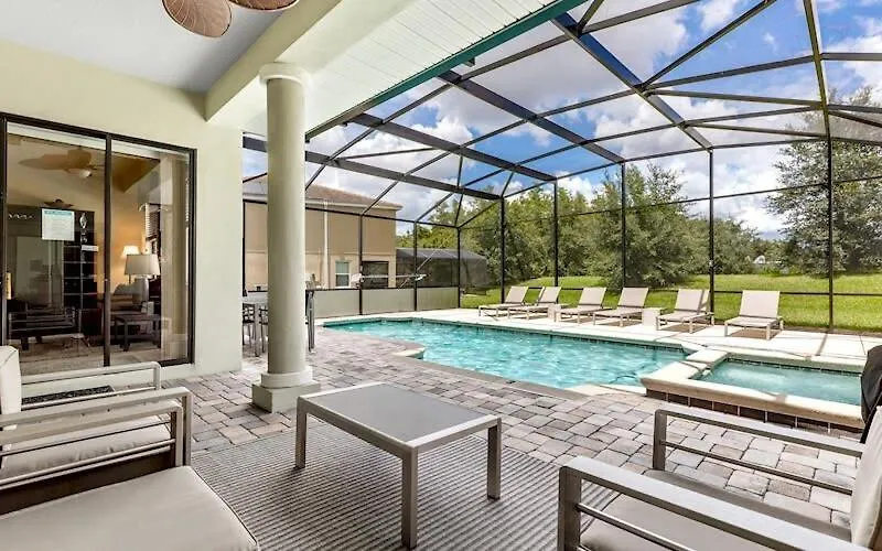 Luxurious 5br Your Getaway Holiday home *
