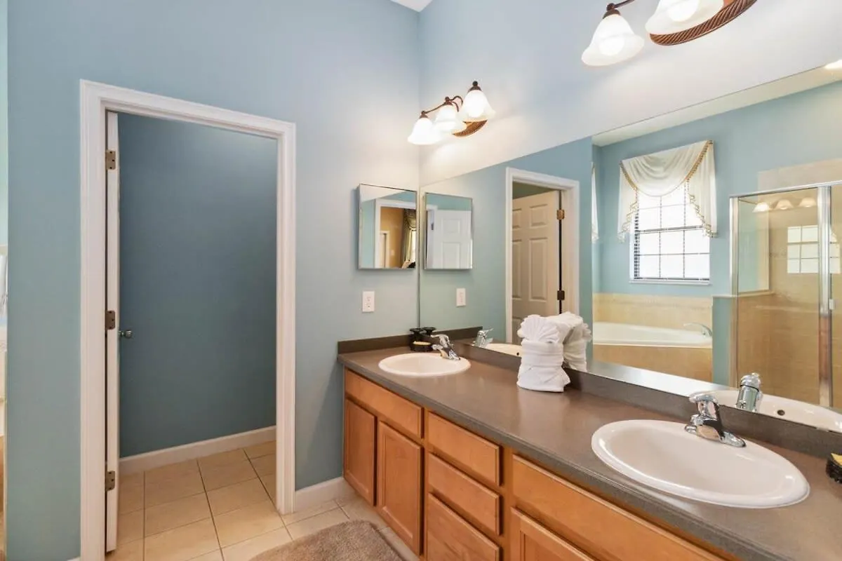 Luxurious 5br Your Getaway Holiday home Kissimmee