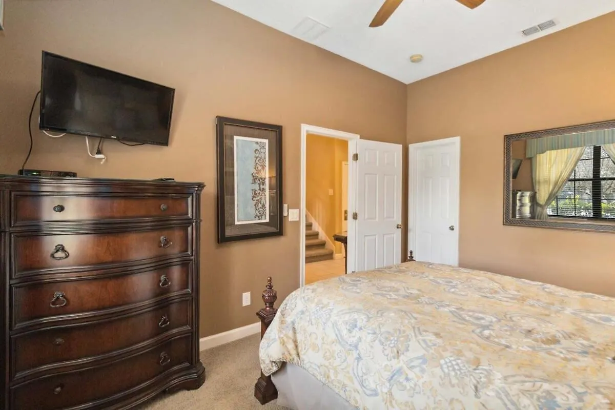 Luxurious 5br Your Getaway Holiday home *