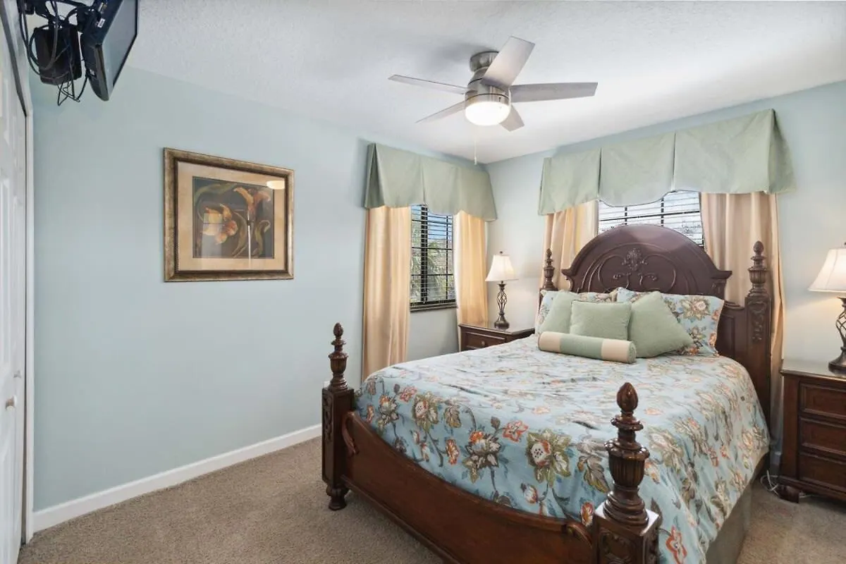Holiday home Luxurious 5br Your Getaway *