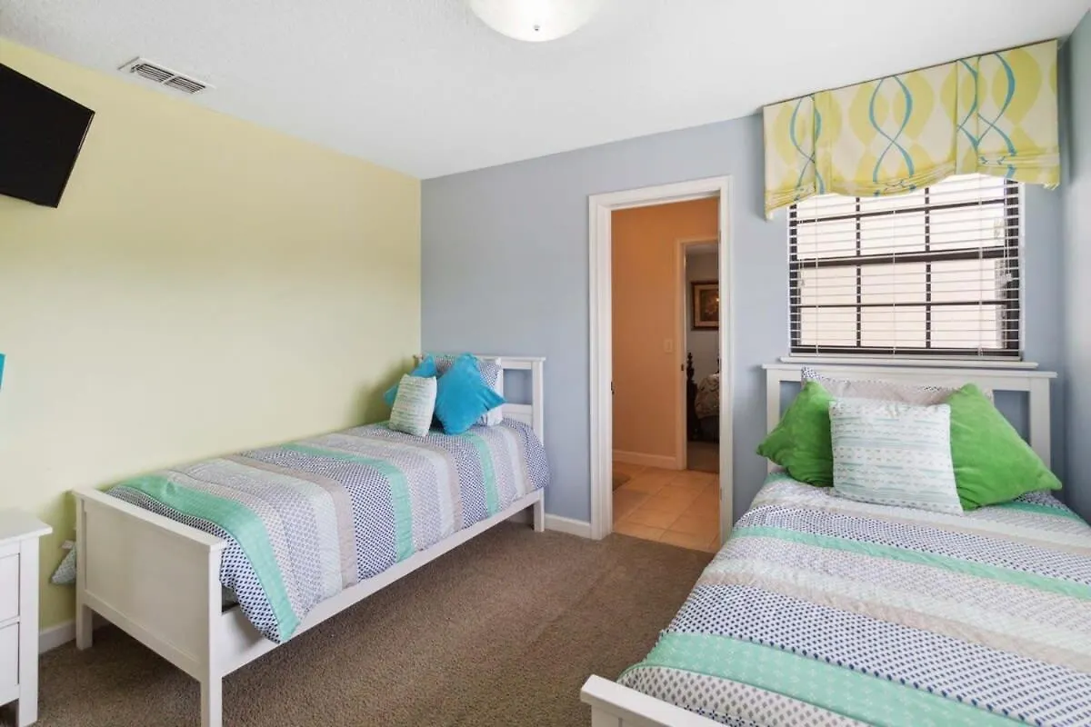 Luxurious 5br Your Getaway Holiday home Kissimmee