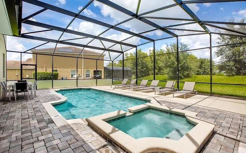 Luxurious 5br Your Getaway Holiday home *