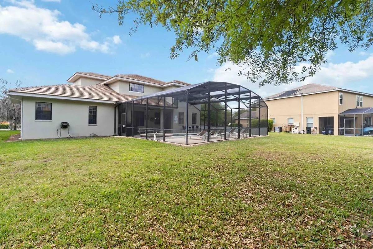 Holiday home Luxurious 5br Your Getaway *