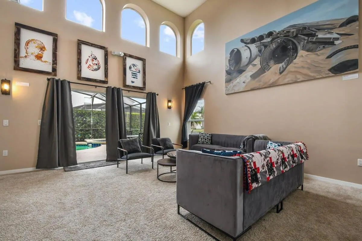 Holiday home Attention Star Wars Fans Amazing 6 Bedroom Pool *