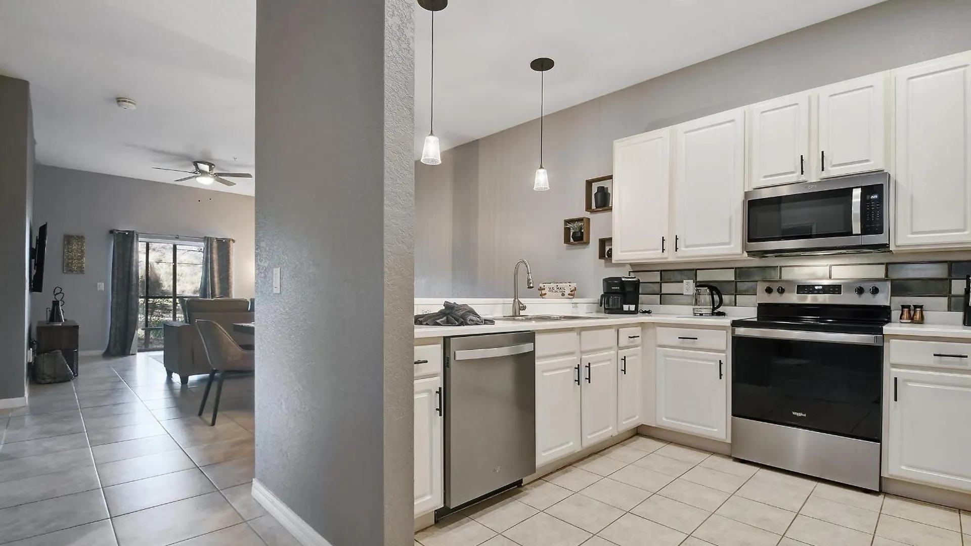 Bahama Bay New Modern 2 Bedroom Patio Sleep 6 Holiday home