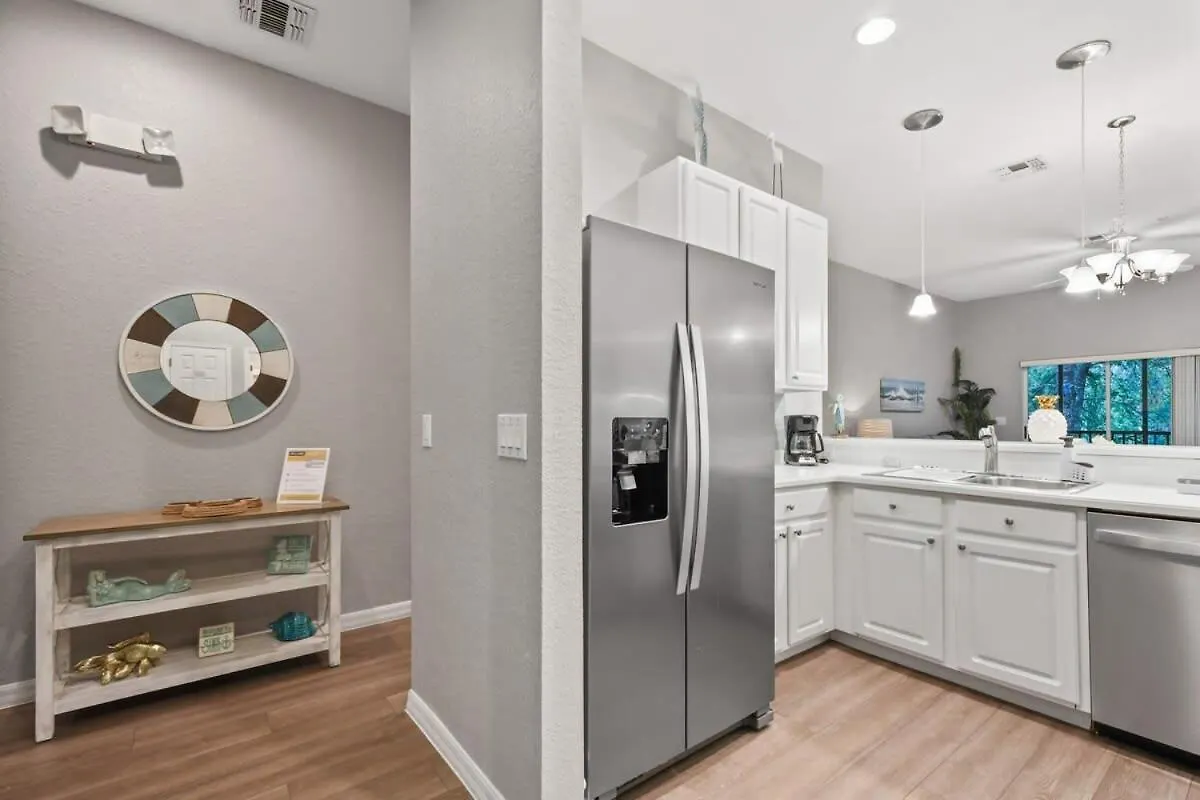 Coastal Unit With 3 Bedrooms And Kissimmee