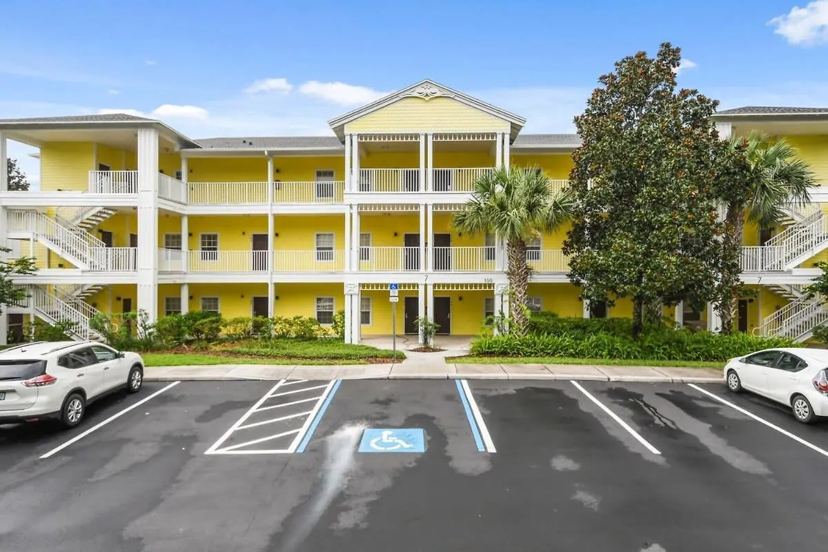 Coastal Unit With 3 Bedrooms And *