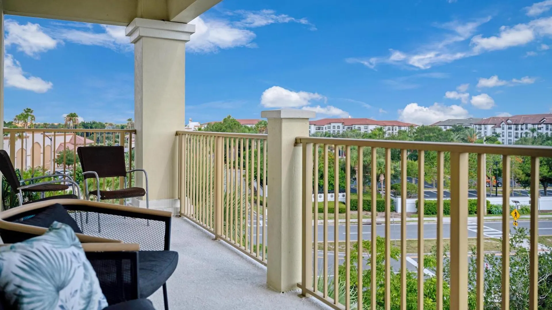 Stunning Vista Cay View Penthouse Loft Near Theme Parks And Walk To The Convention Center