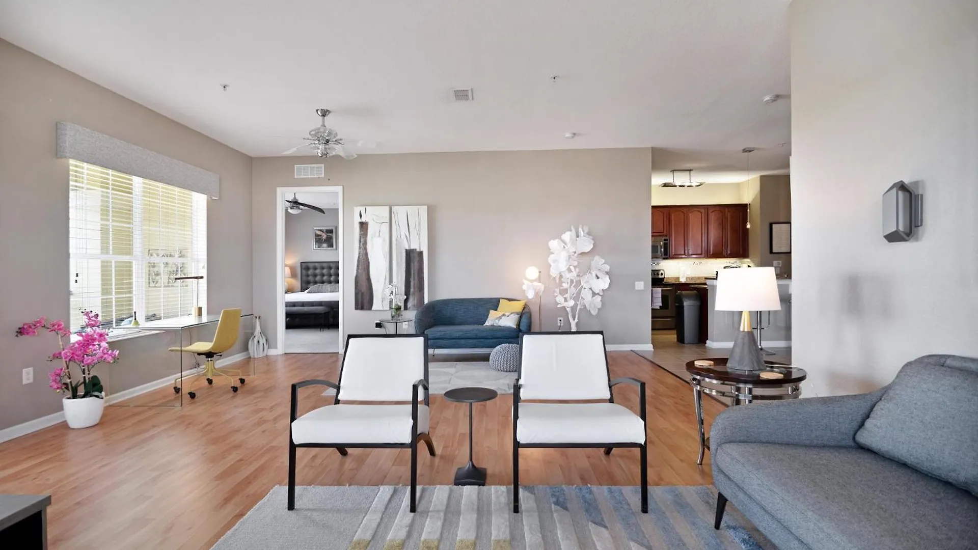 Stunning Vista Cay View Penthouse Loft Near Theme Parks And Walk To The Convention Center *
