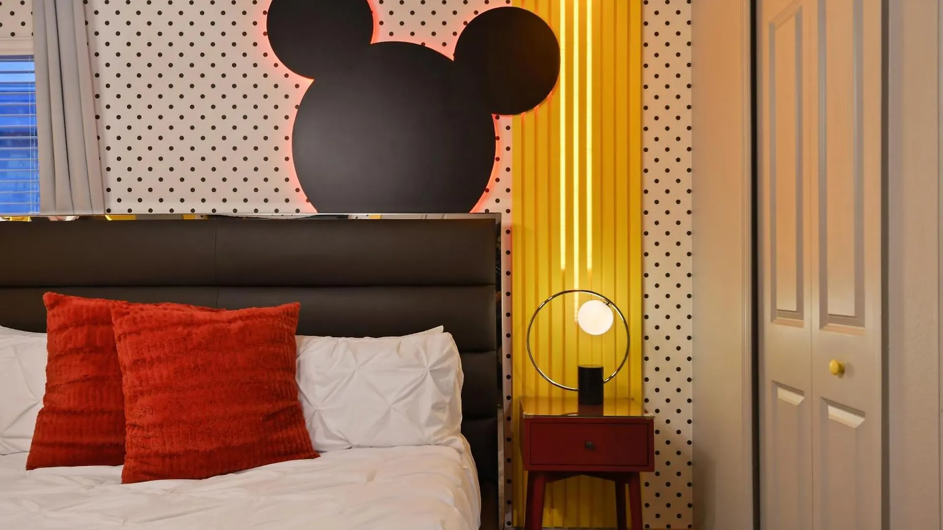 5 Percent Luxury At Storey Mins To * Kissimmee