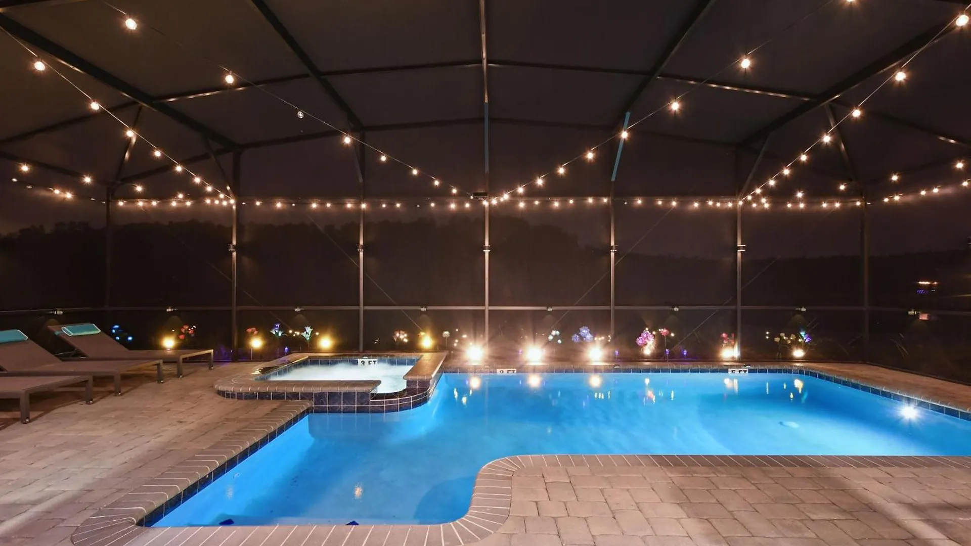 5 Percent Luxury At Storey Mins To Villa