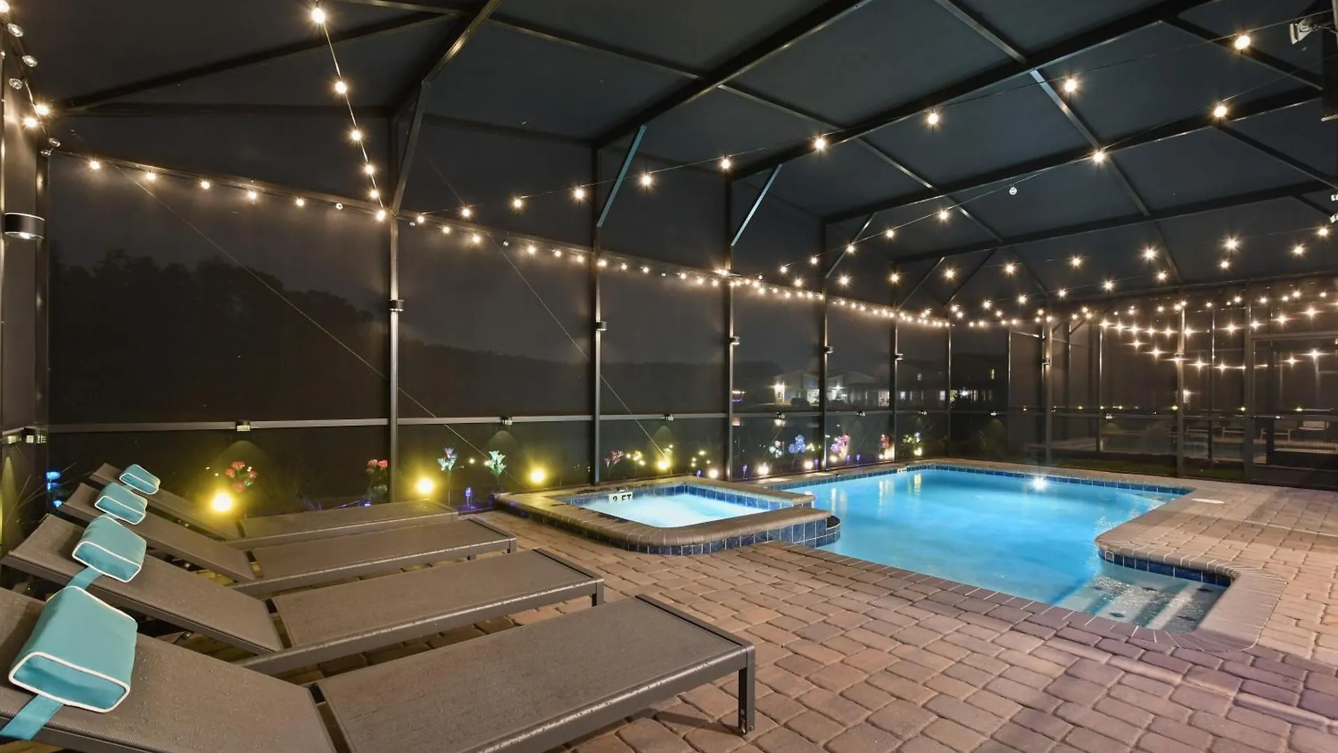 5 Percent Luxury At Storey Mins To