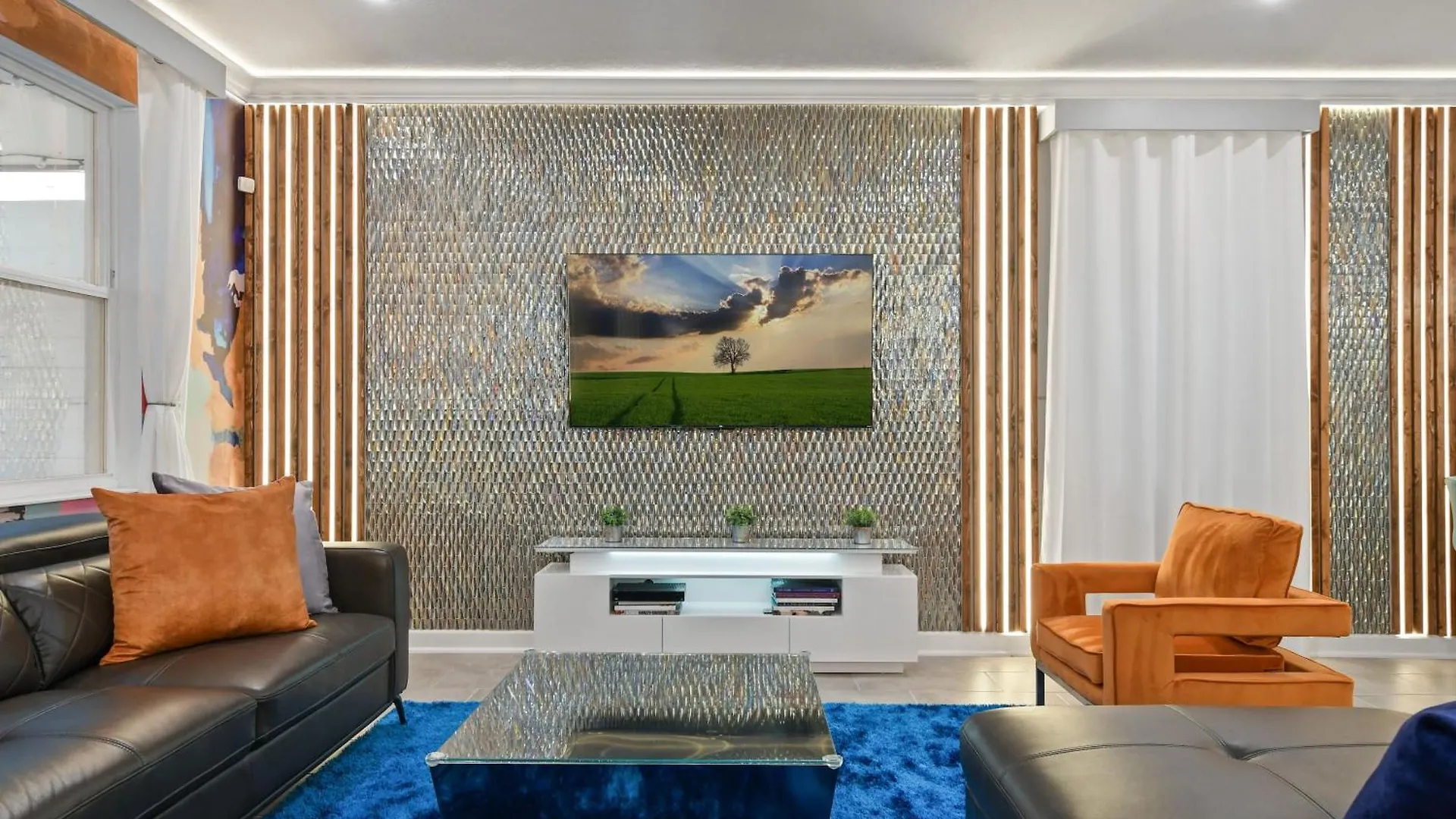 5 Percent Luxury At Storey Mins To Villa