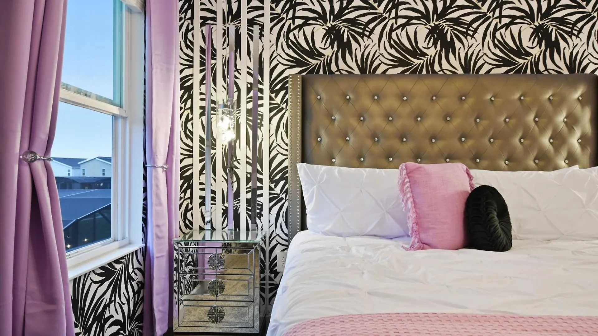 5 Percent Luxury At Storey Mins To