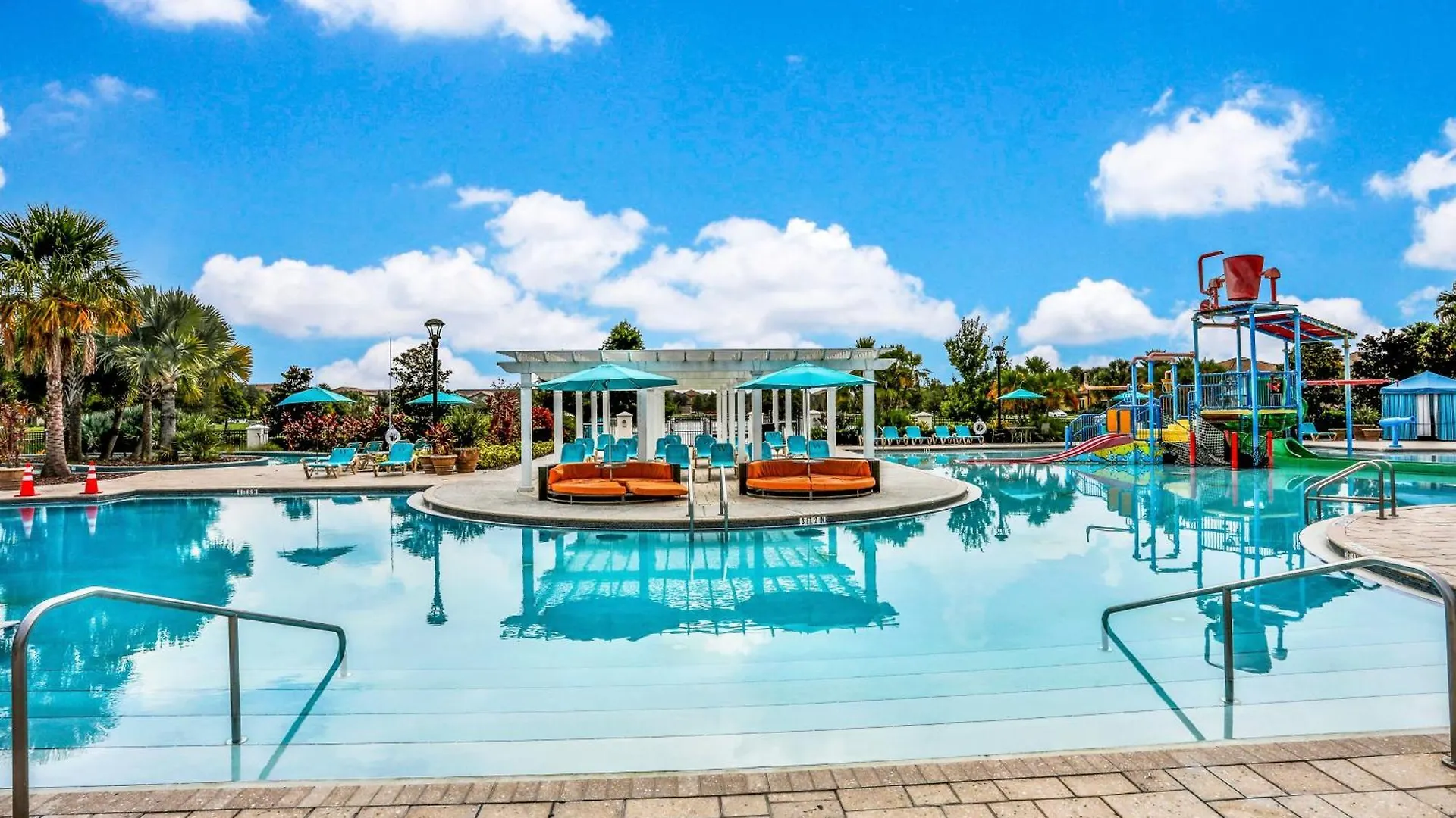Grand Retreat - Windsor At Westside Holiday home