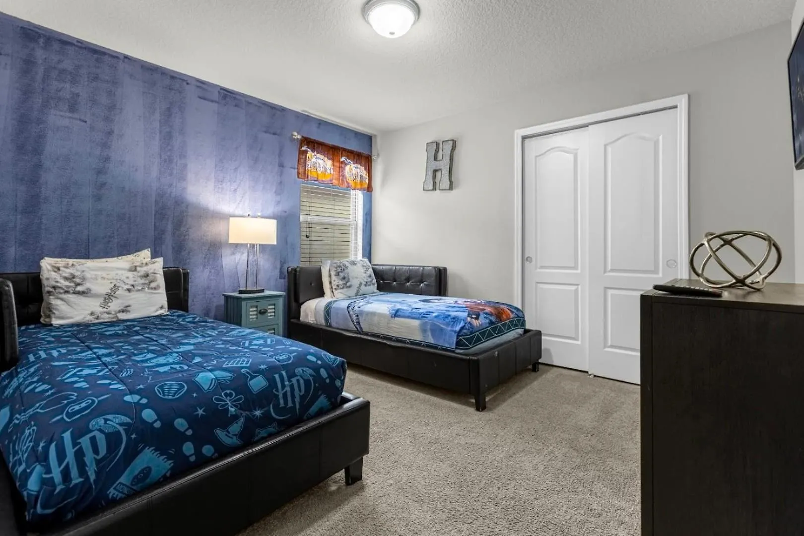 Dream Getaway Modern 9-bedroom Vacation * Kissimmee