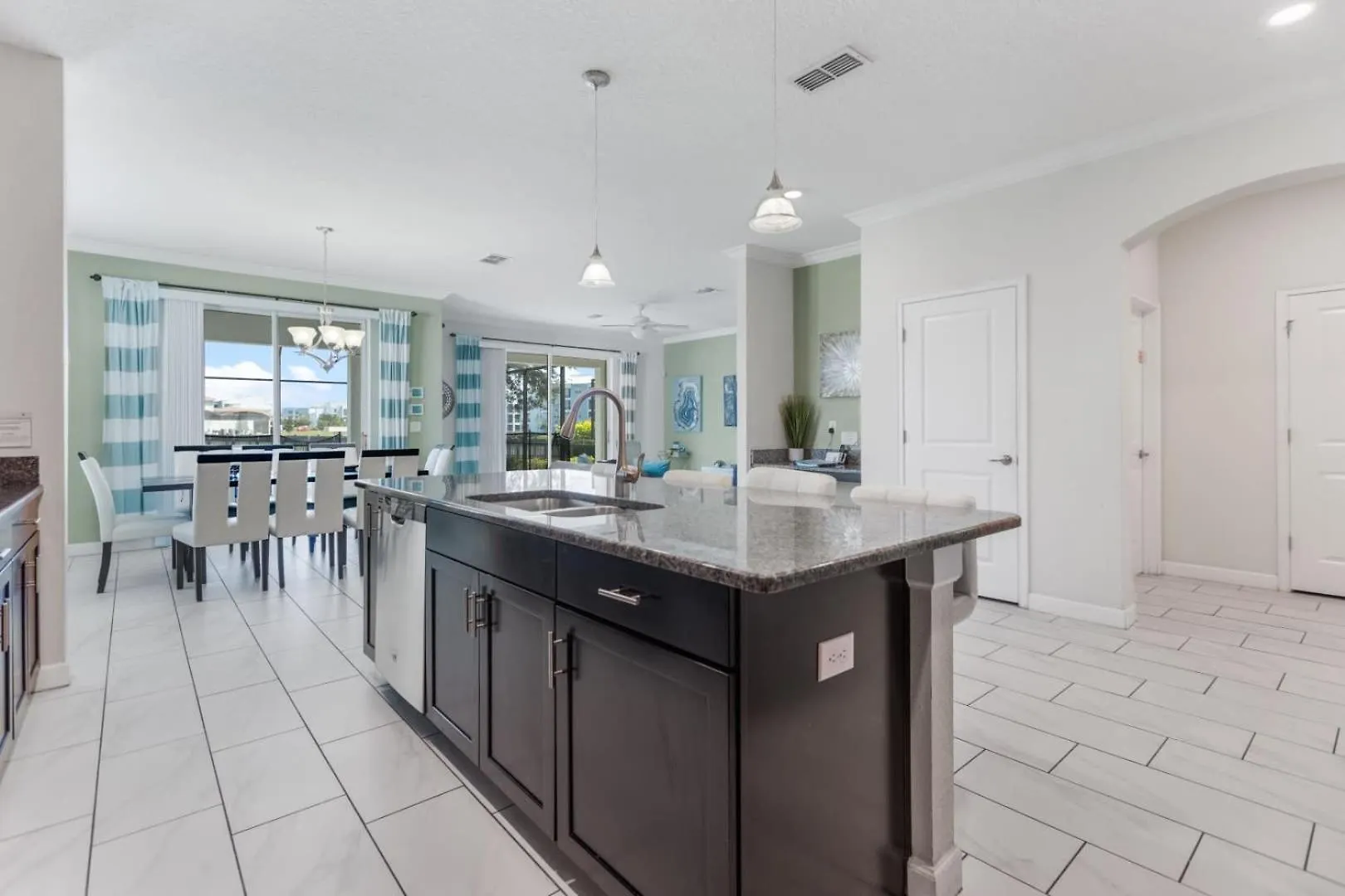 Villa Dream Getaway Modern 9-bedroom Vacation