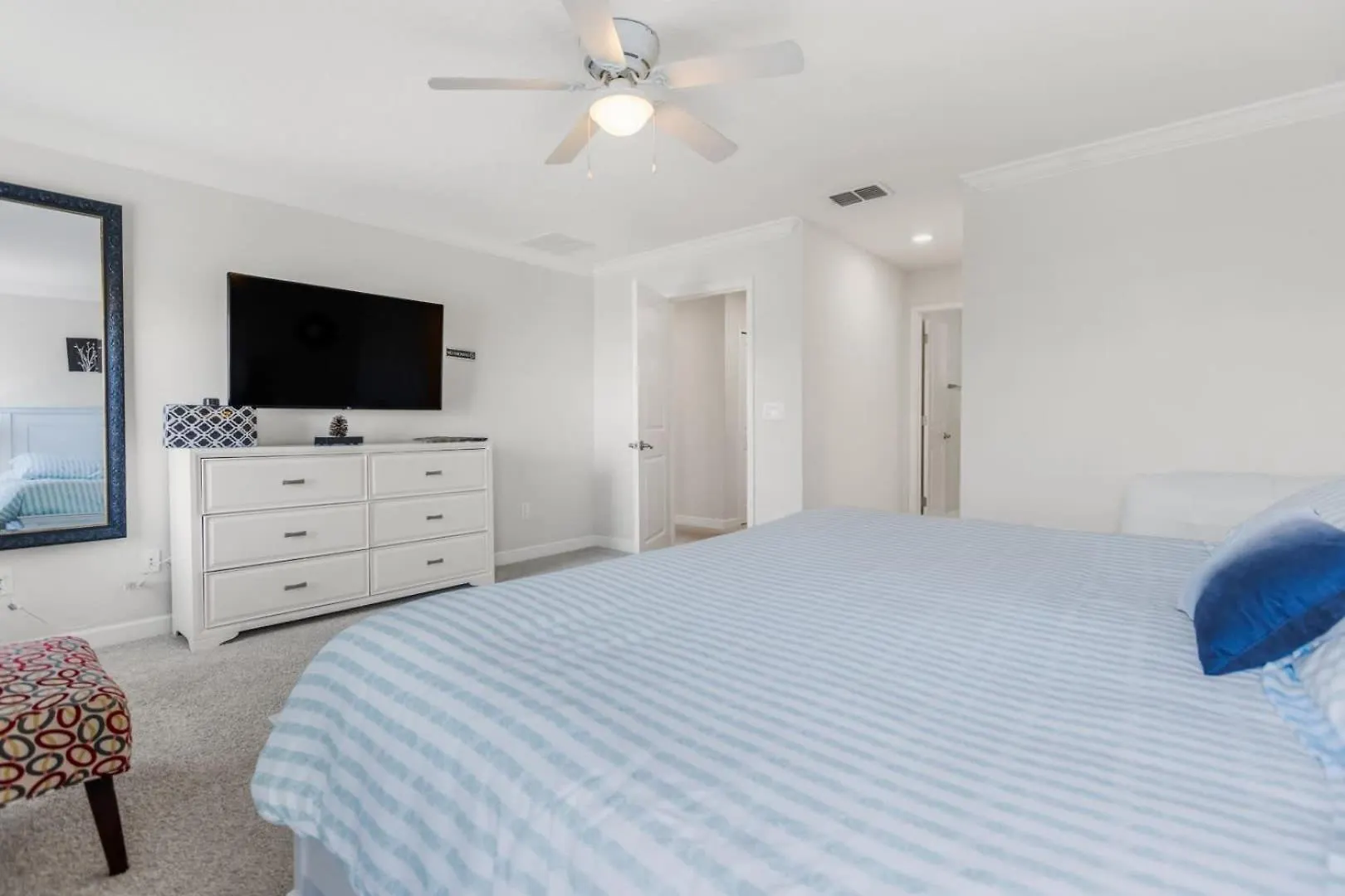 Dream Getaway Modern 9-bedroom Vacation Villa Kissimmee