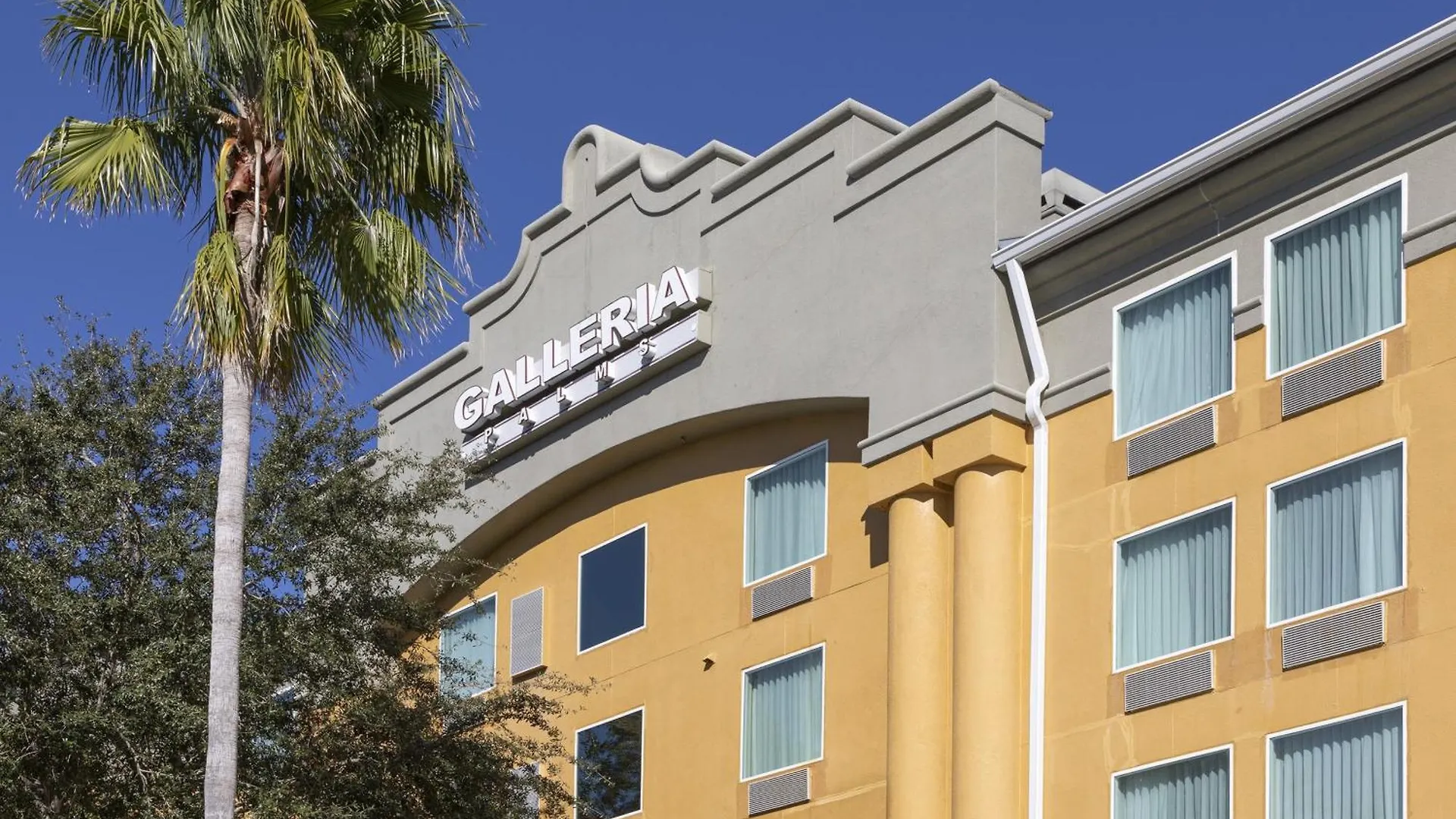 Galleria Palms Orlando - Free Theme Park Shuttles Four Corners
