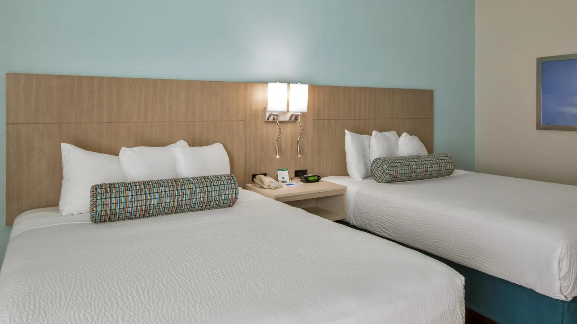 Galleria Palms Orlando - Free Theme Park Shuttles Hotel