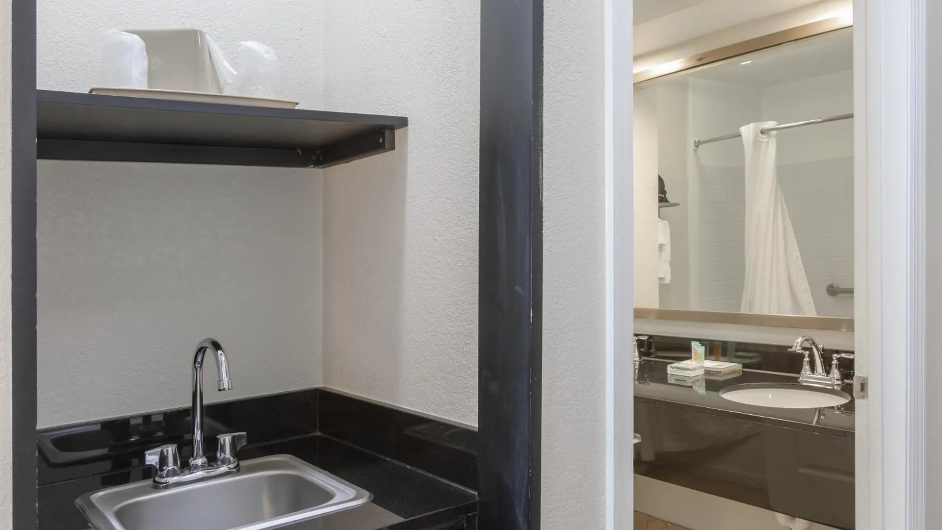 Hotel Galleria Palms Orlando - Free Theme Park Shuttles 3*