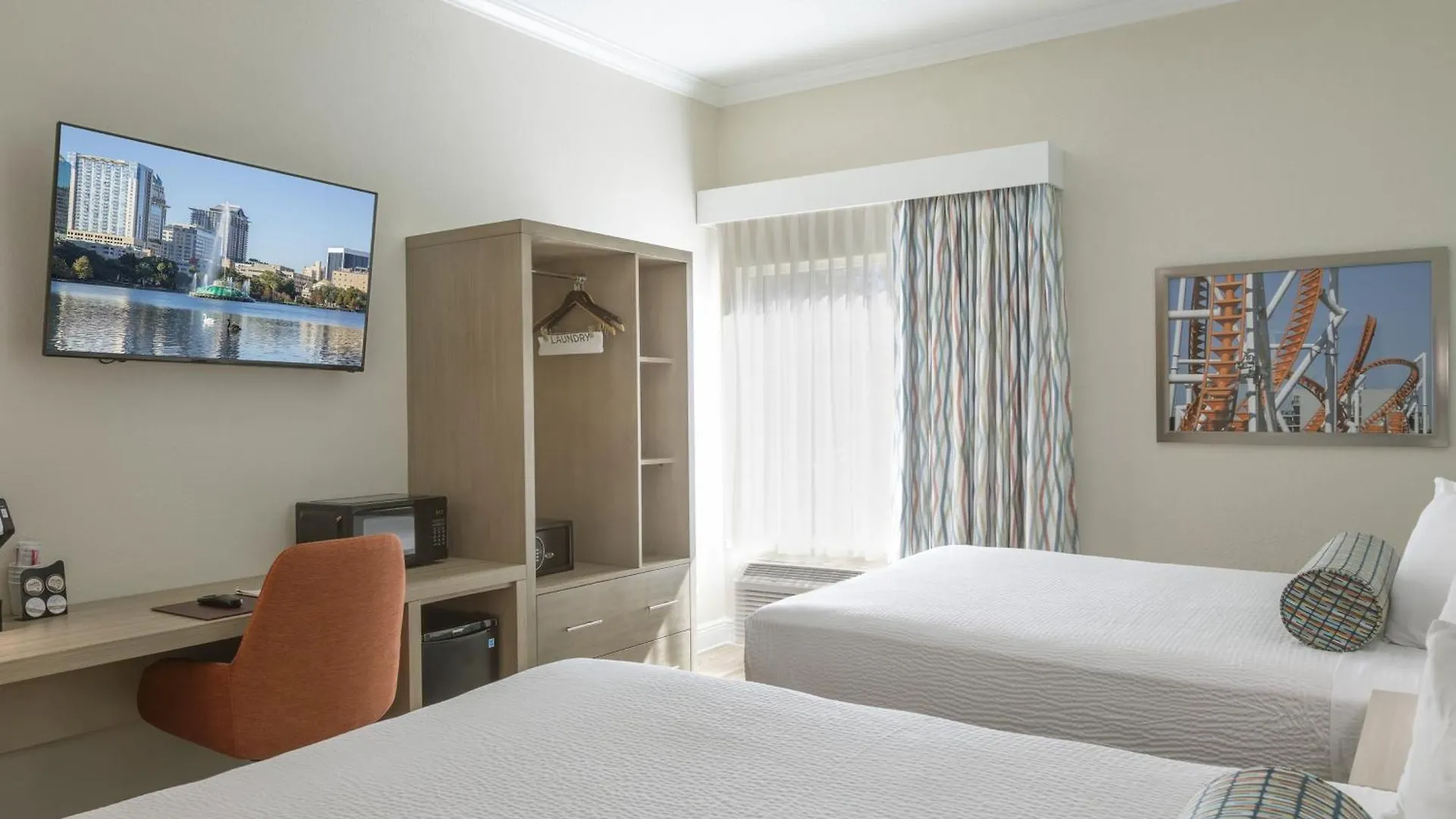 Galleria Palms Orlando - Free Theme Park Shuttles Hotel