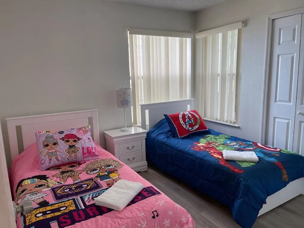 Grand Superior 3br Penthouse Near Parks & Universal *