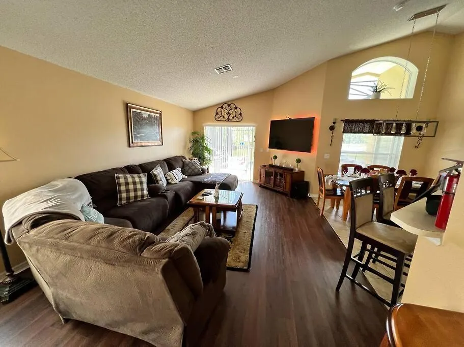 Magical Retreat Private Pool, Lakeview & Game Villa Kissimmee