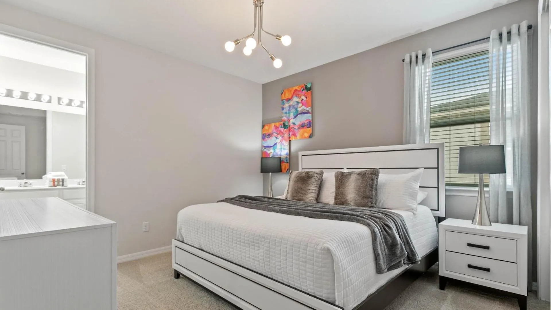 9 Bedroom- 6,5 Bathroom Solara 1552 Np