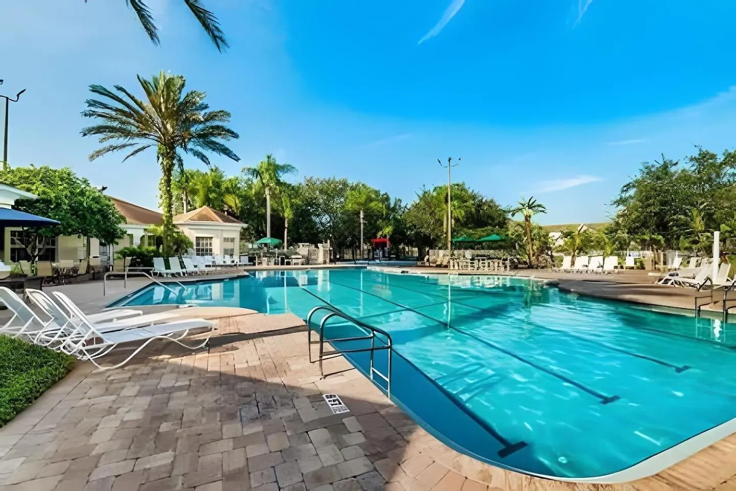 Holiday home Pool & Great Location Relaxing 4bd 6mi *