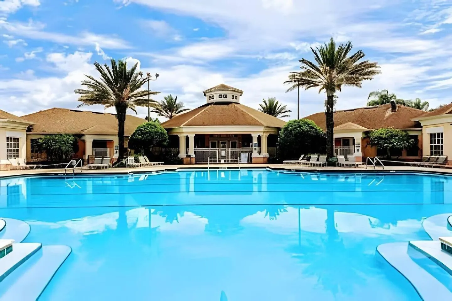 Holiday home Pool & Great Location Relaxing 4bd 6mi