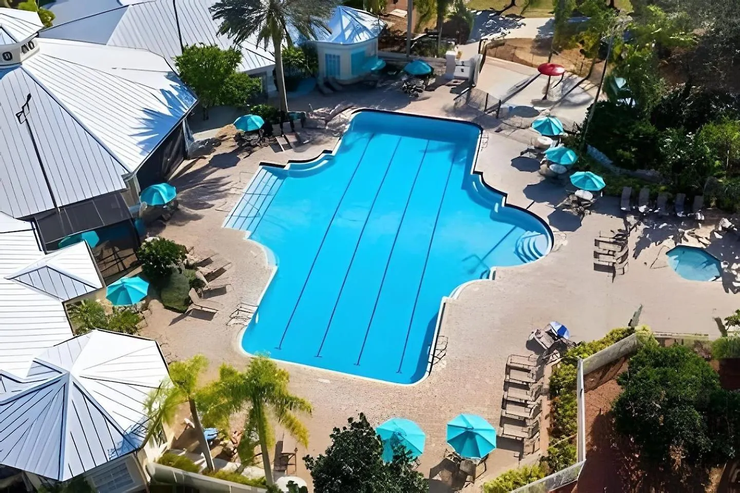 Pool & Great Location Relaxing 4bd 6mi Holiday home *