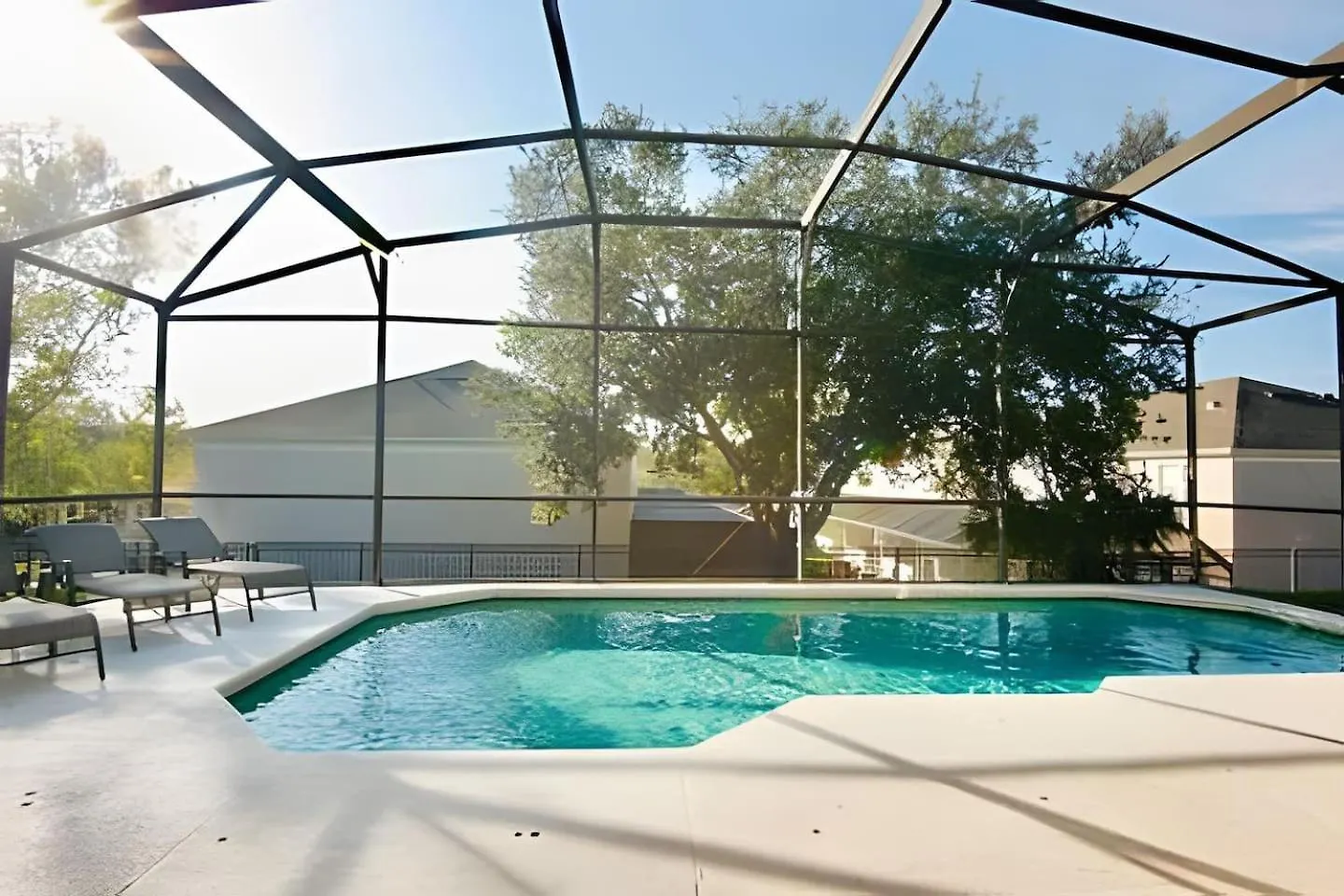 Renewed & Cozy 4bd Great Location To Kissimmee