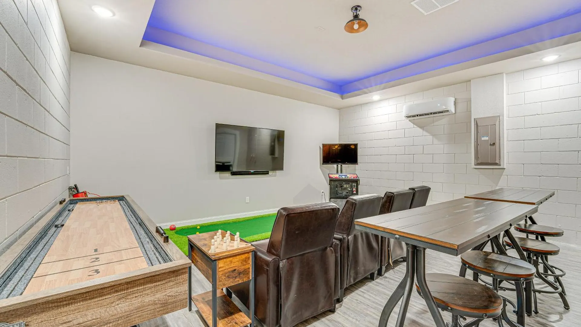 Sunshine Reunion Pool, 9 Mi To Park Holiday home Kissimmee
