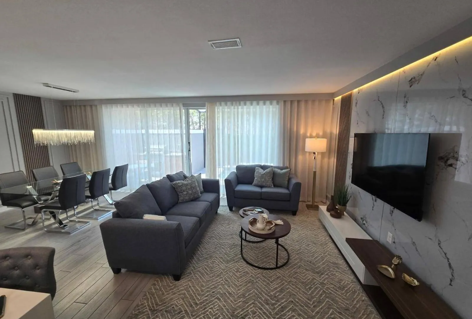 Holiday home Beautiful W Private Pool Le Rive 2100