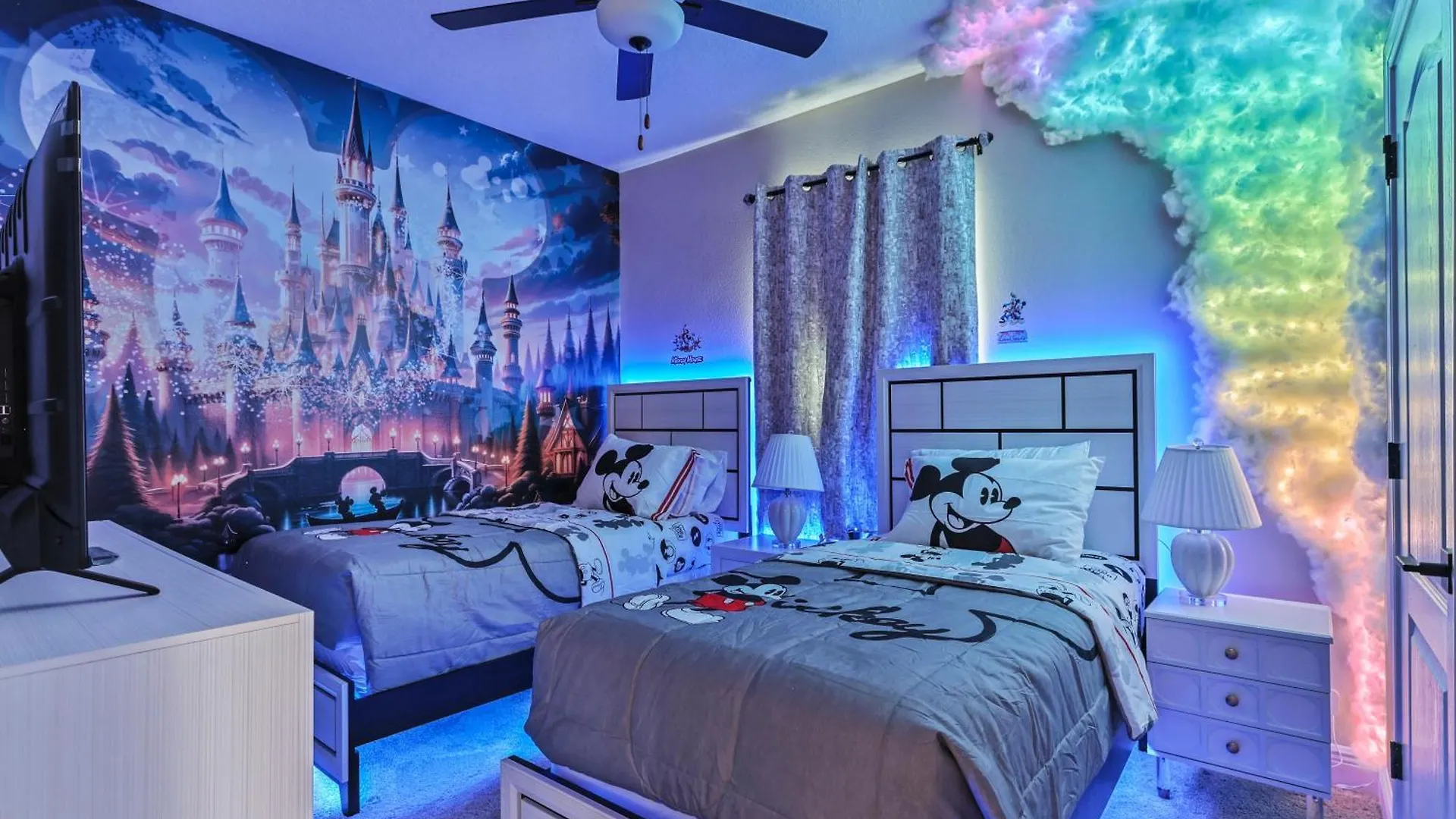 Dream Escape Near Disney-brand New *