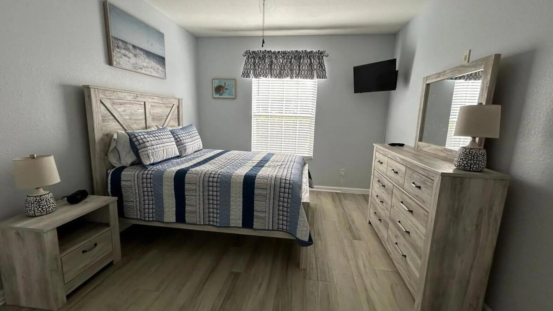 Stunning 3 Bedroom Renovated 2024 *
