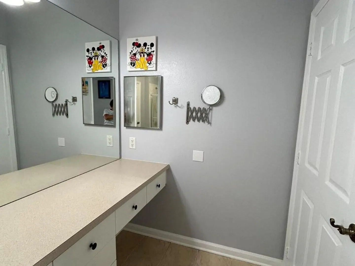 Stunning 3 Bedroom Renovated 2024 * Four Corners
