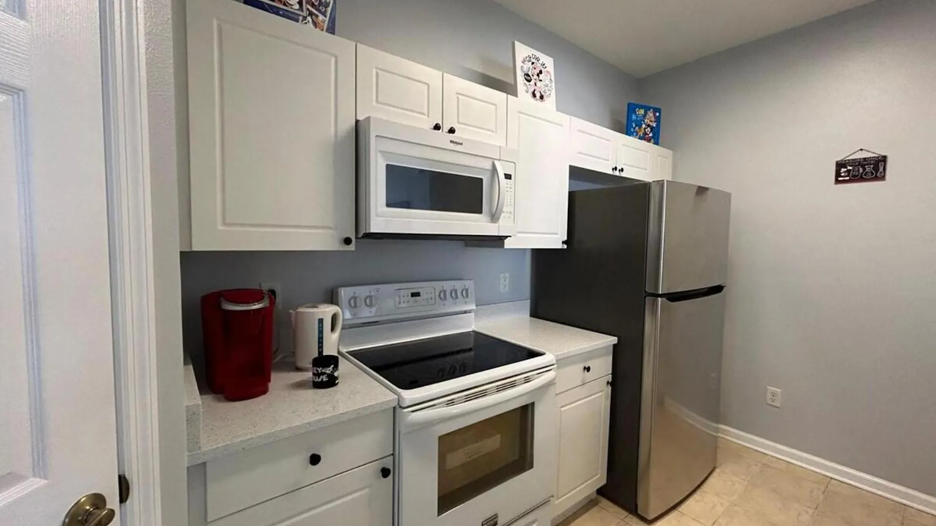 Stunning 3 Bedroom Renovated 2024 * Four Corners