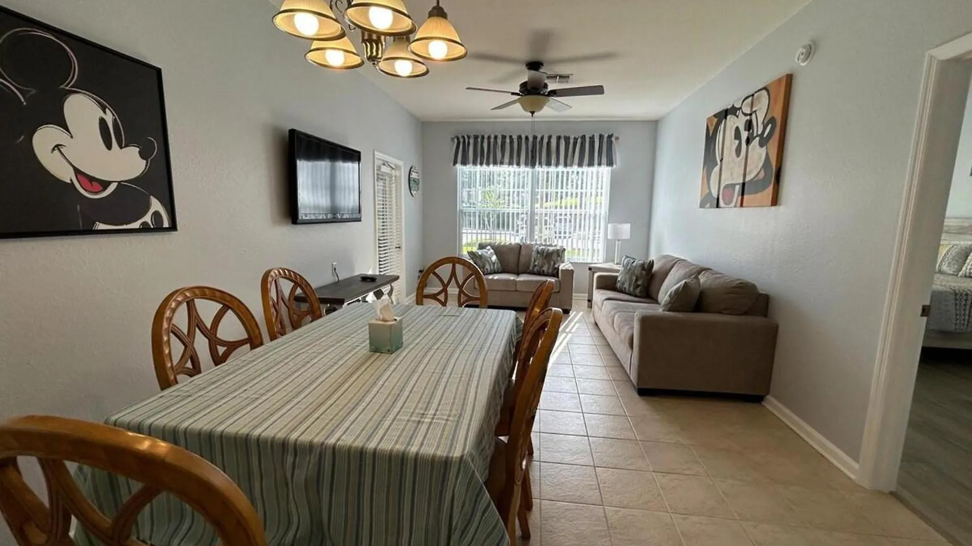 Stunning 3 Bedroom Renovated 2024 Apartment *