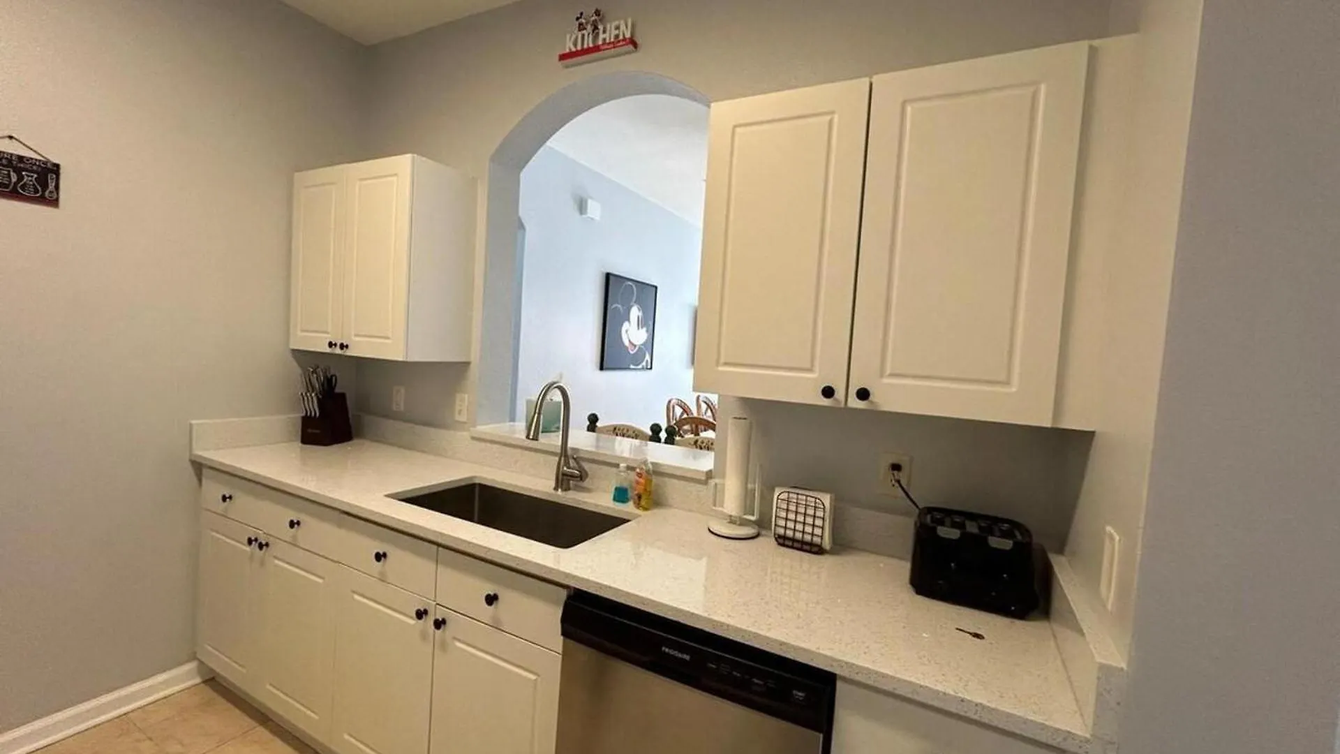 Stunning 3 Bedroom Renovated 2024 * Four Corners