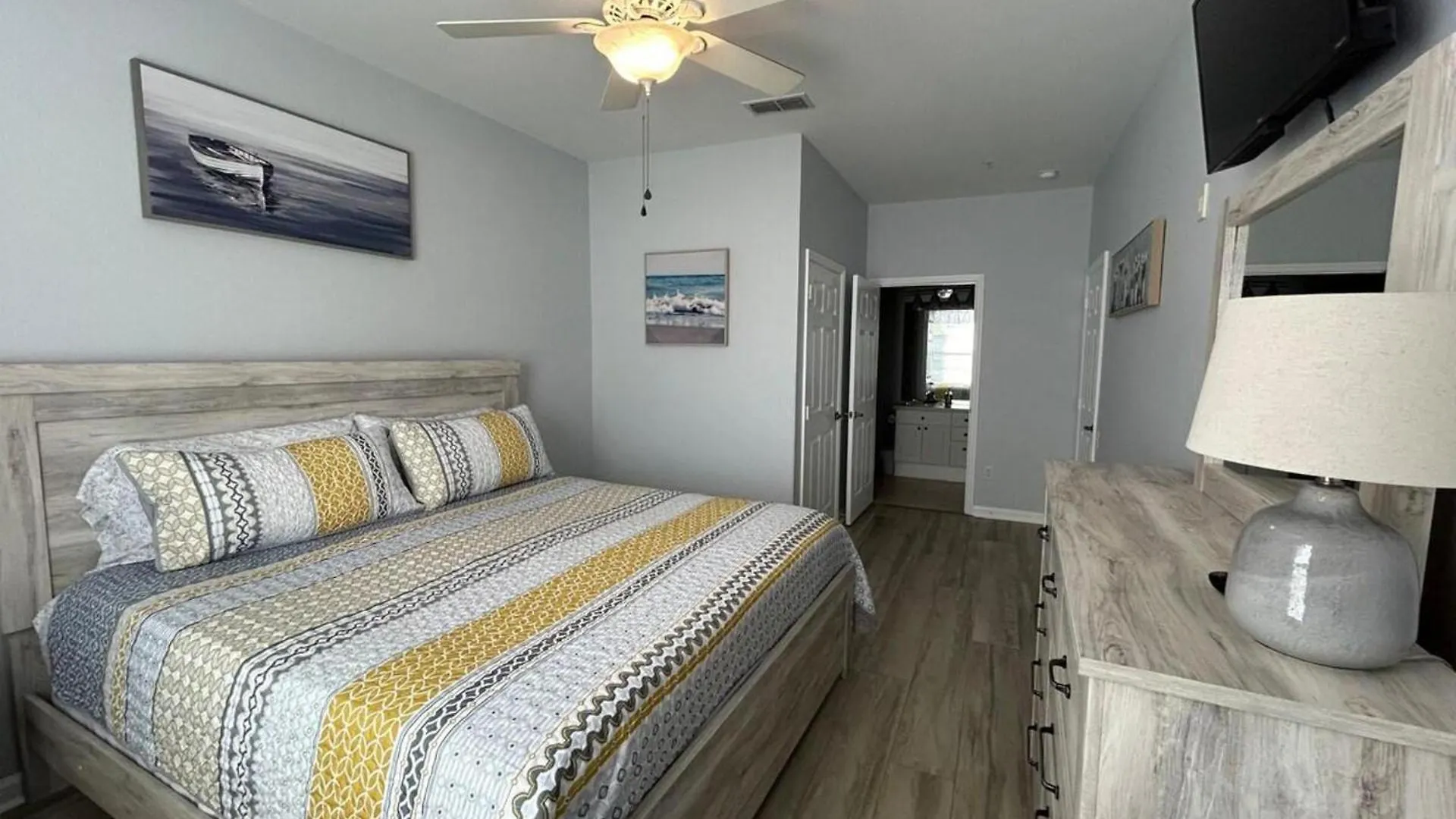 Stunning 3 Bedroom Renovated 2024 Apartment