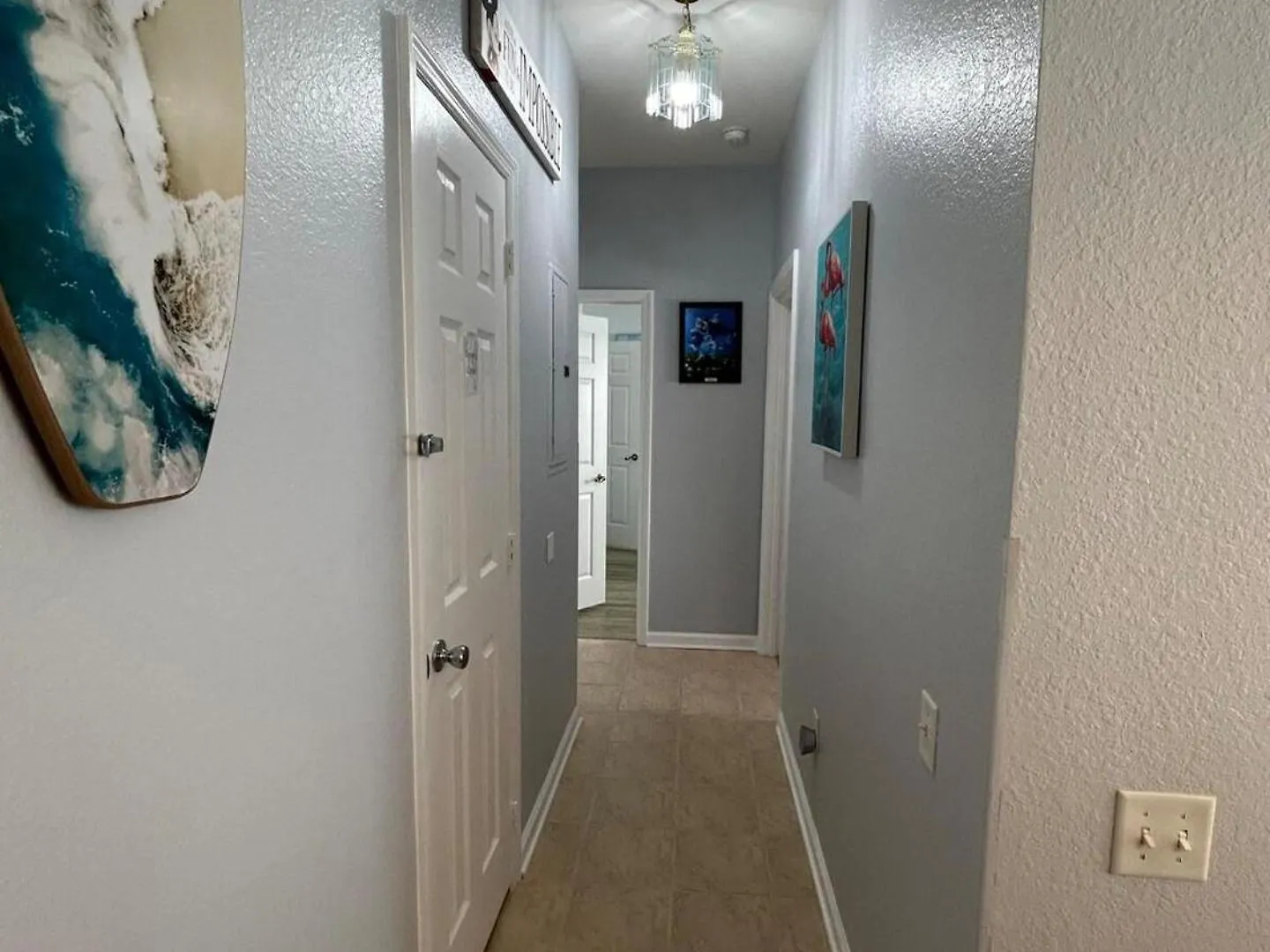 Stunning 3 Bedroom Renovated 2024 Apartment *